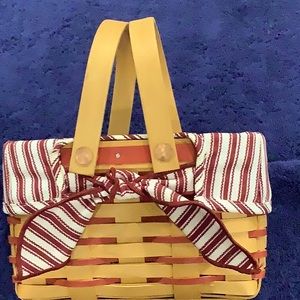 Longaberger 1998 Picture Perfect Red Sweetheart Basket and fabric liner